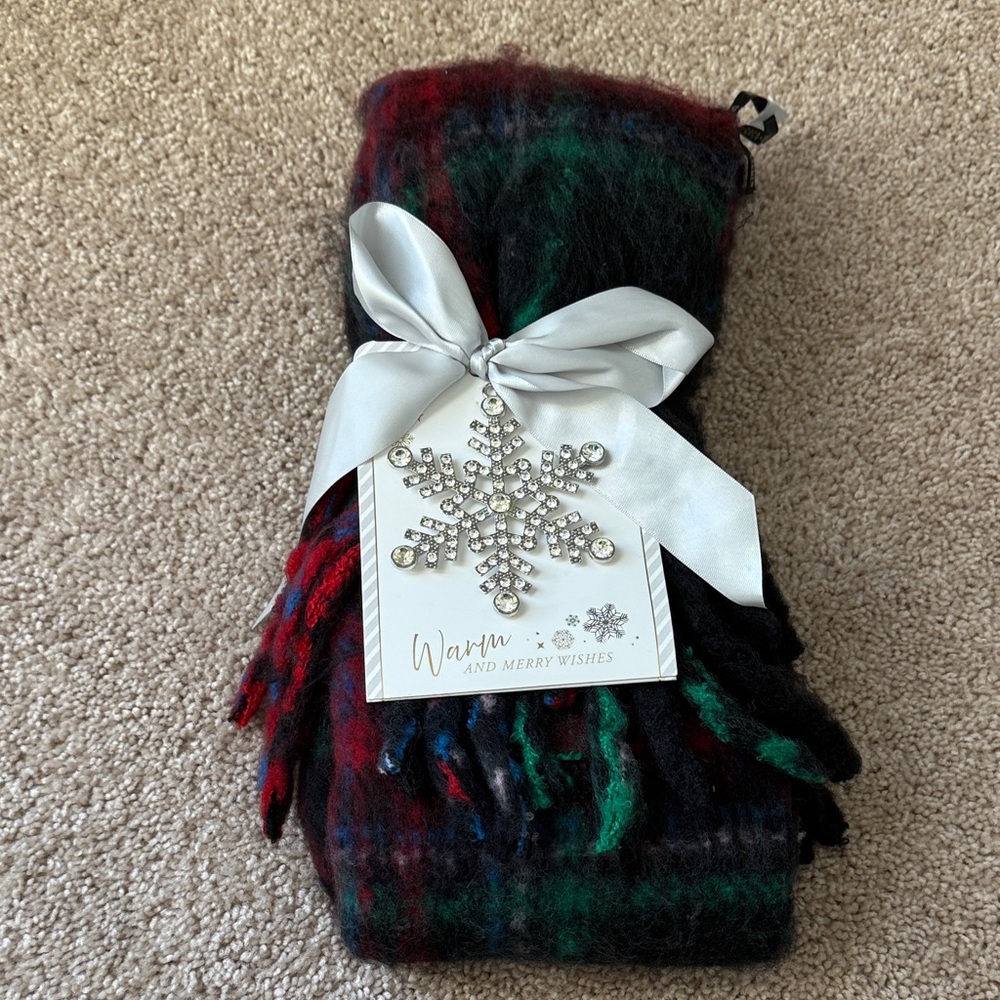 Plaid Wool scarf w/ ornament/charm